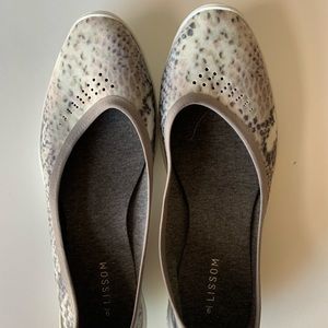 LISSOM snakeskin slip ons